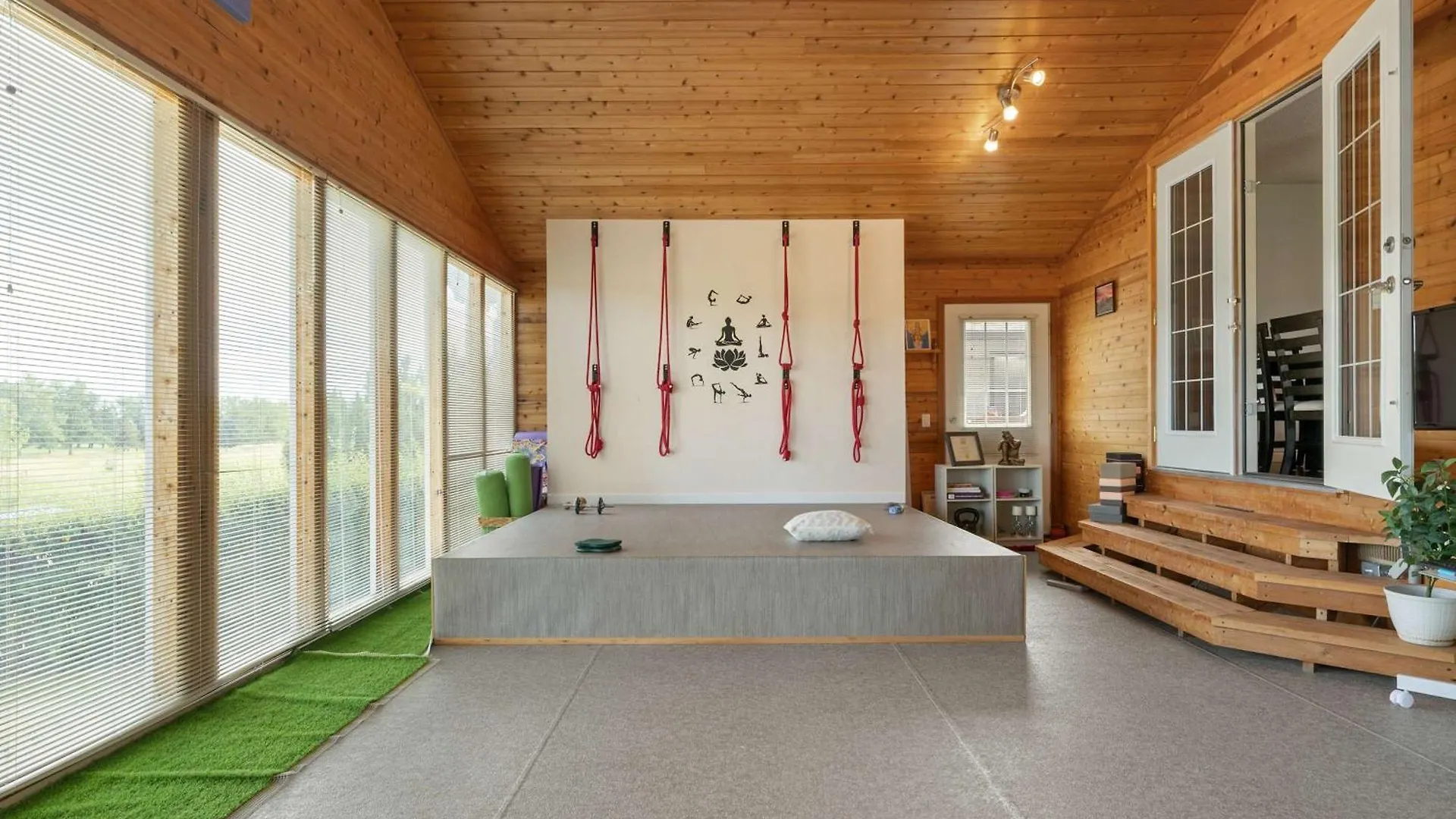 別荘 New! Enjoy Yoga Classes! Private 2 Bedroom Suite W Netflix & Banff Pass! Near Championship Golf Course! カルガリー